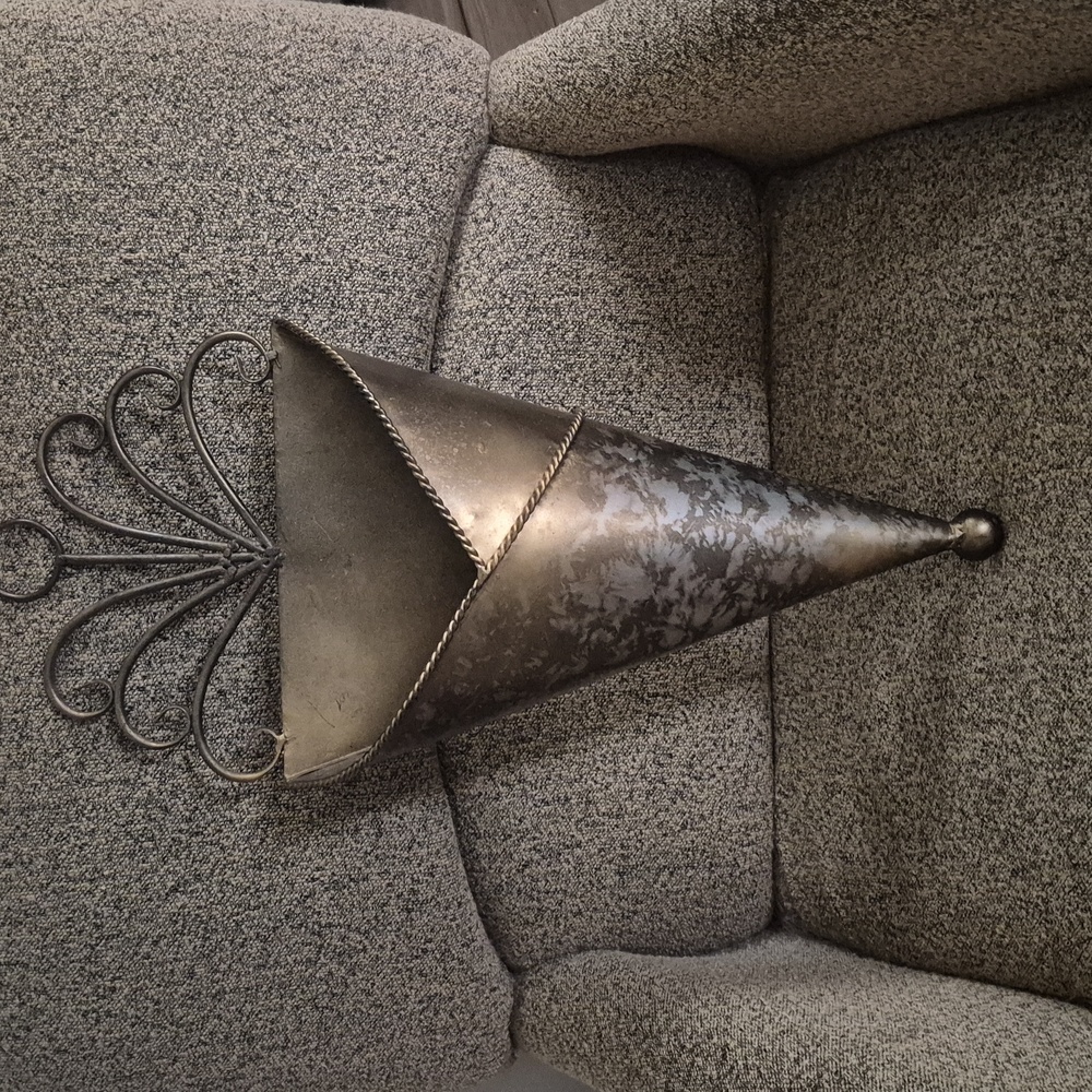 Vintage Gold Tussie Mussie Wall Pocket Sconce